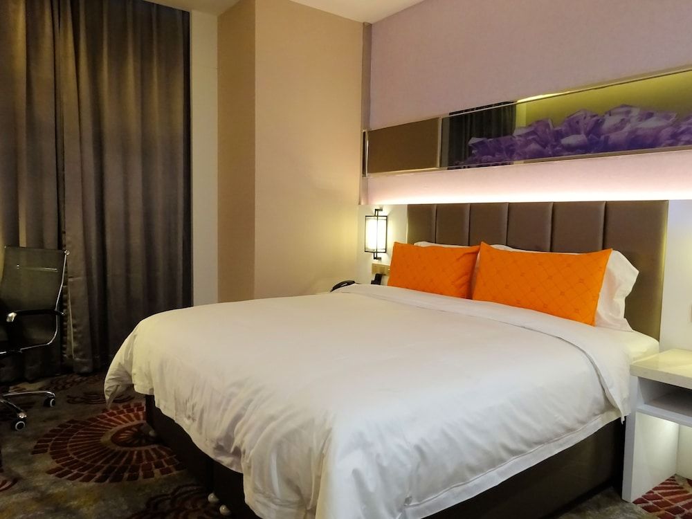 undefined Holiday Villa Hotel & Residence 3