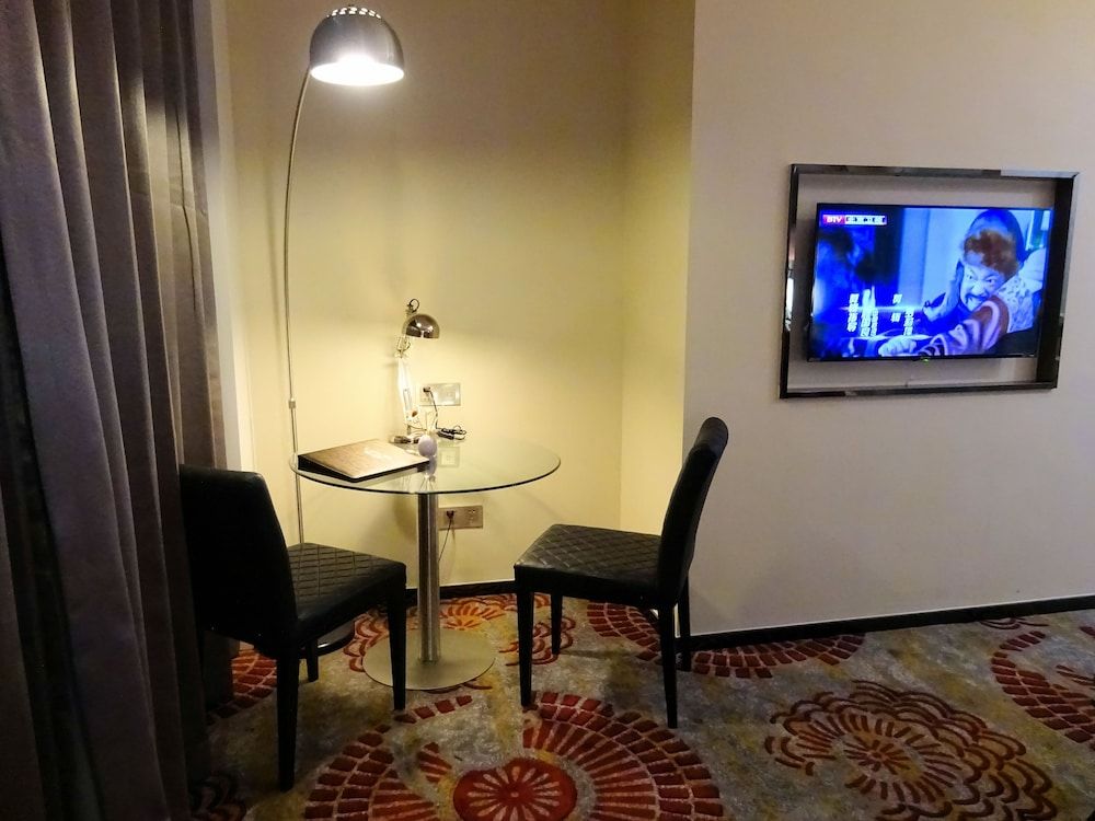 undefined Holiday Villa Hotel & Residence 8