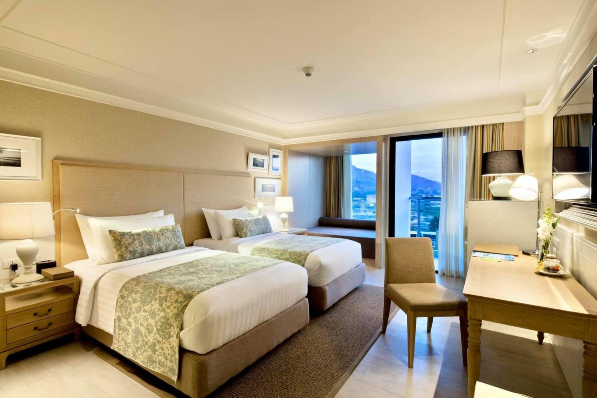 Deluxe Hill View Twin Room