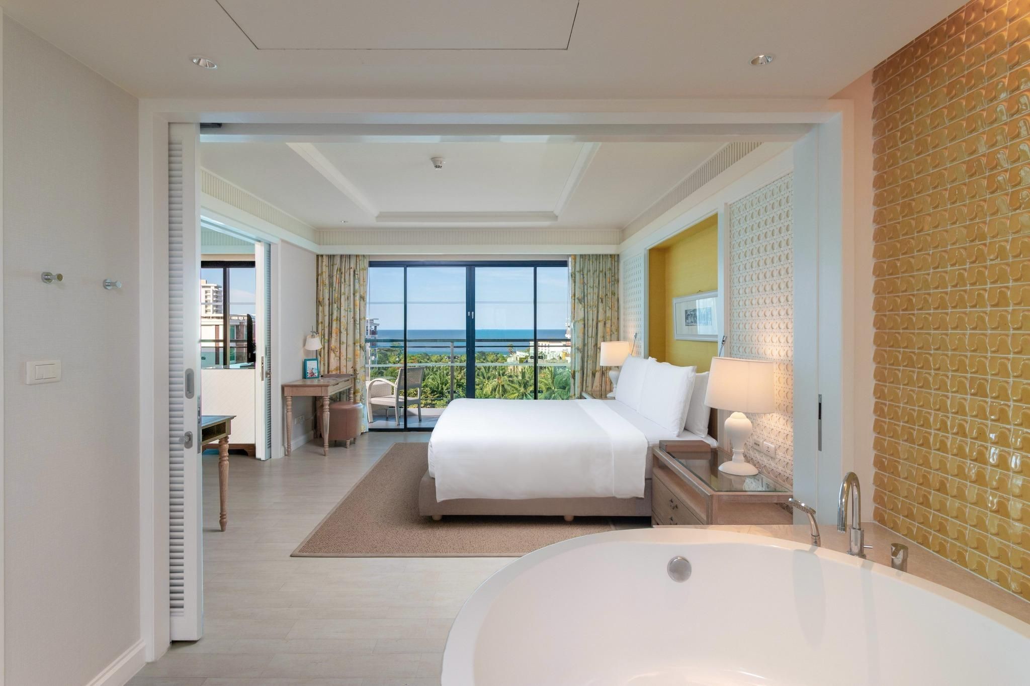 One Bedroom Suite with Seaview