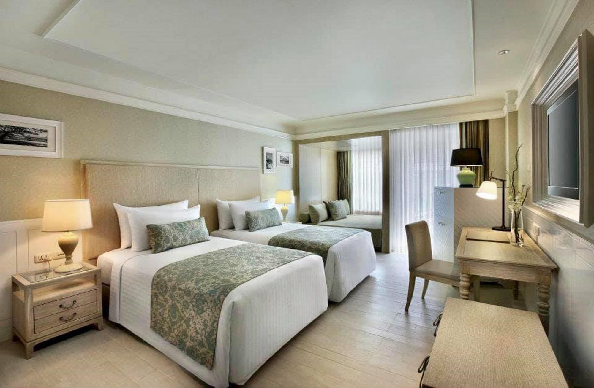 Deluxe Hillside Room