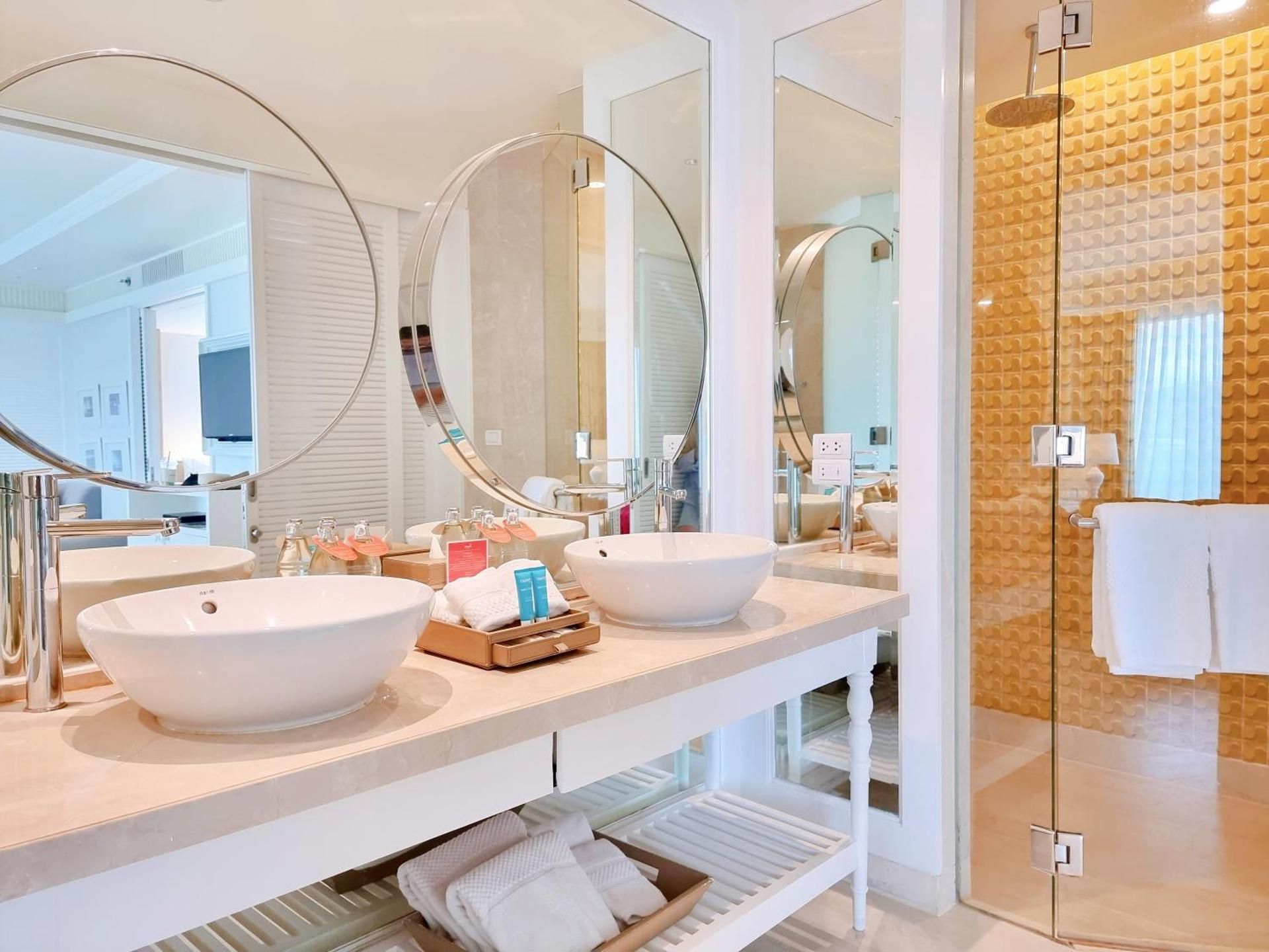 Family Suite Hillside View