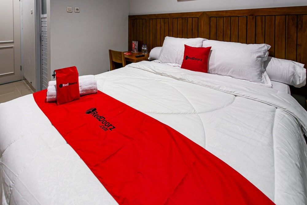 Double Room (RedDoorz)