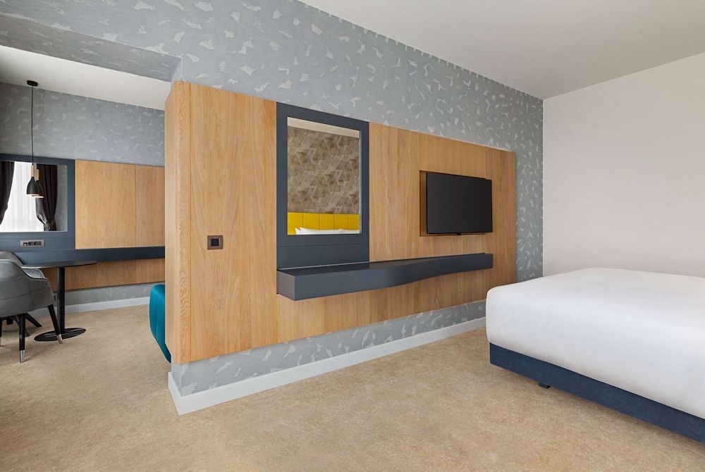 Suite, 1 King Bed, Non Smoking