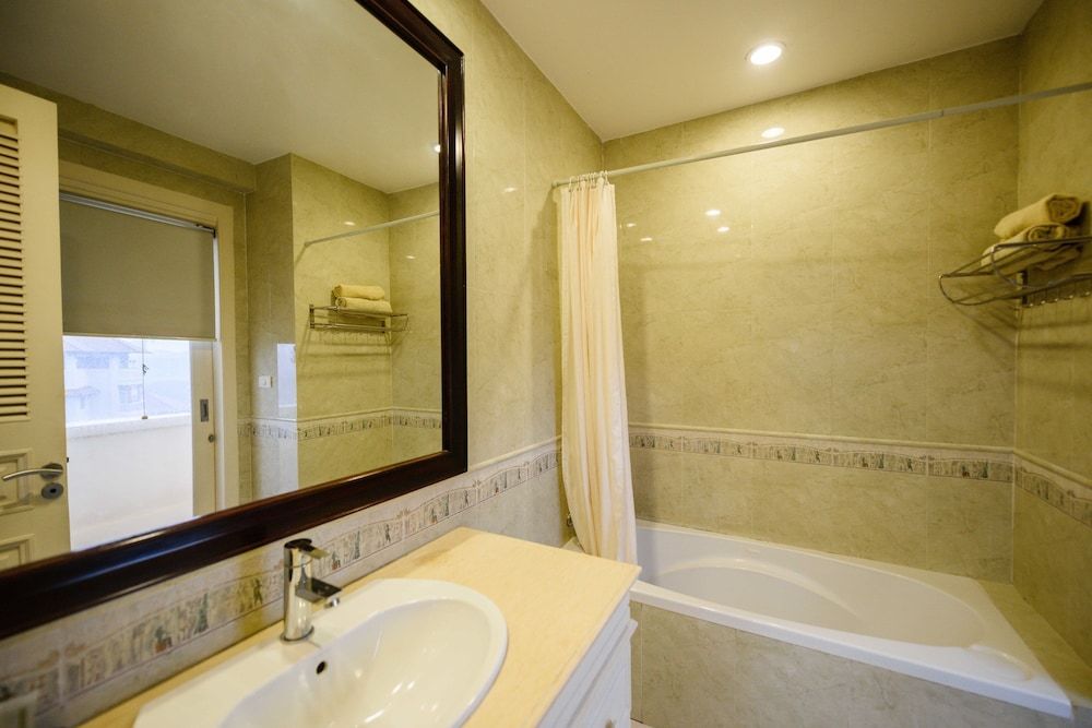 City View Apartment Suite Room 8