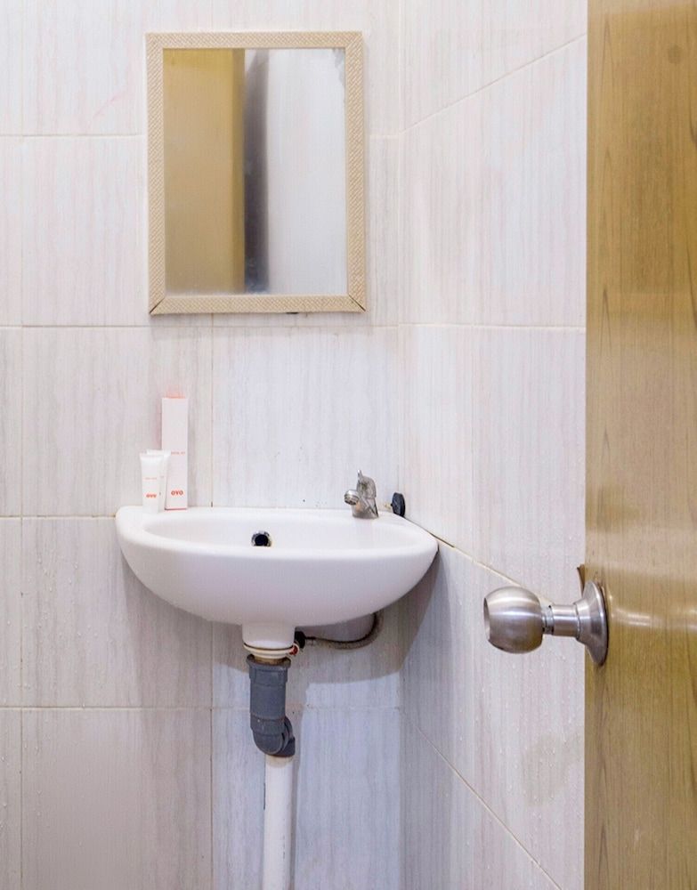 Hotel O Lontar Residence Standard Double Room 6