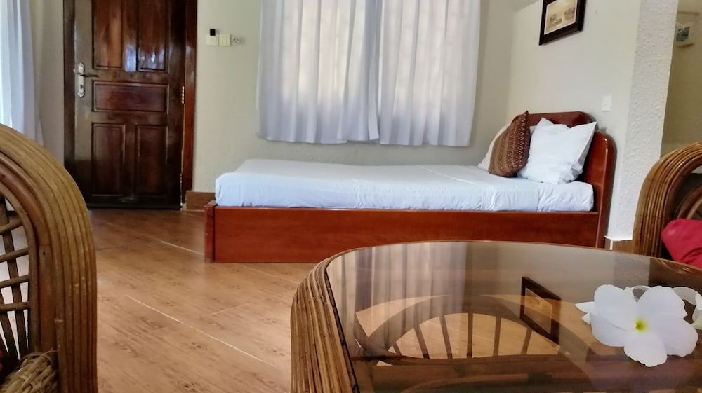 Q Bungalows Deluxe Double Room, Garden View 8