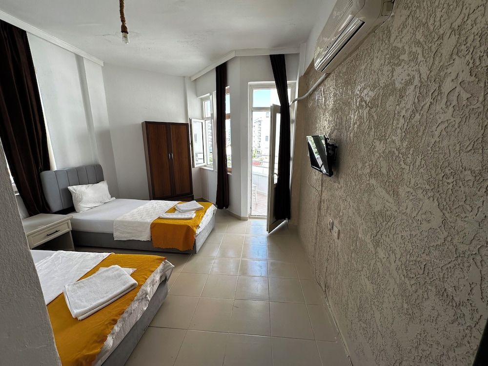 Finike Sever Otel Standard Triple Room 4