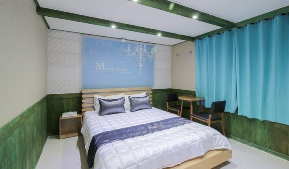 undefined Hotel The May 3