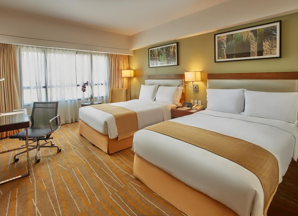 undefined Holiday Inn & Suites Makati by IHG 3