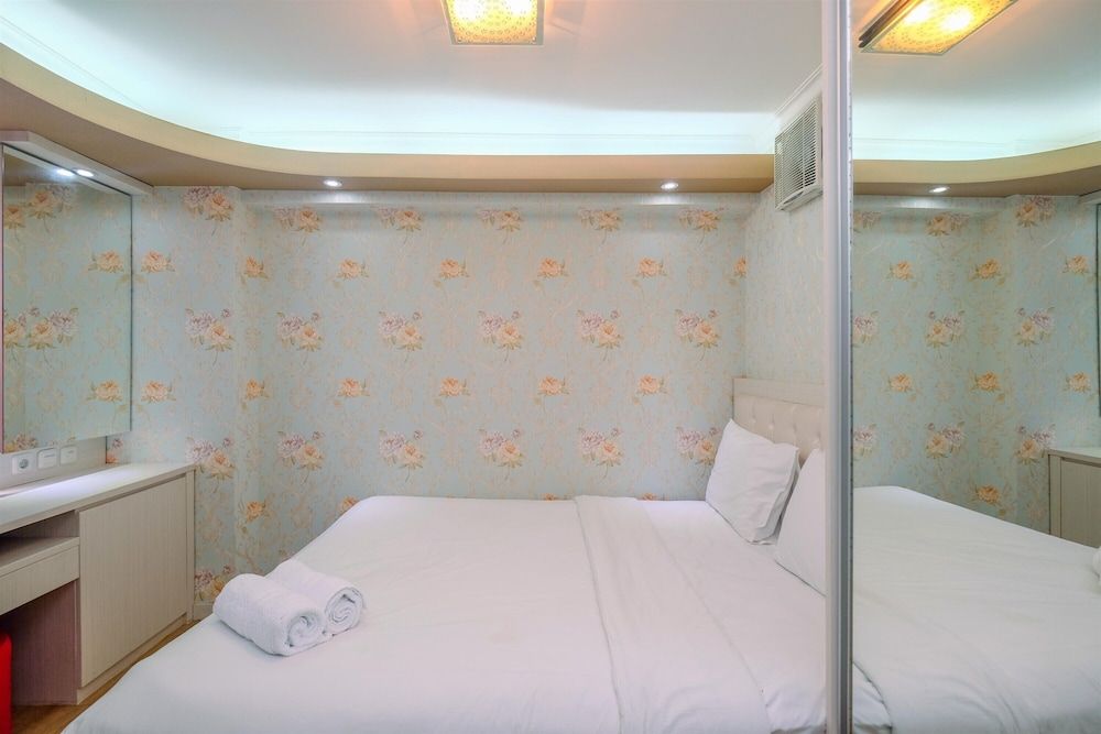 undefined Cozy Stay 2BR Bassura City Apartment 7