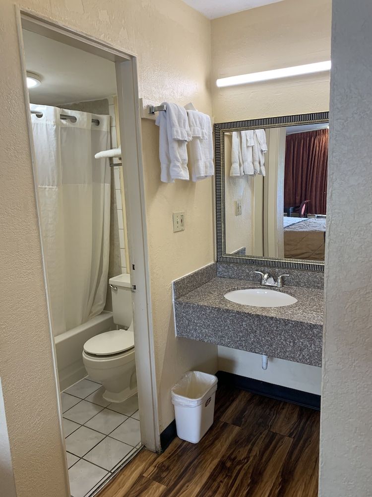 Country Hearth Inn & Suites Cartersville Room, 2 Double Beds, Non Smoking 6