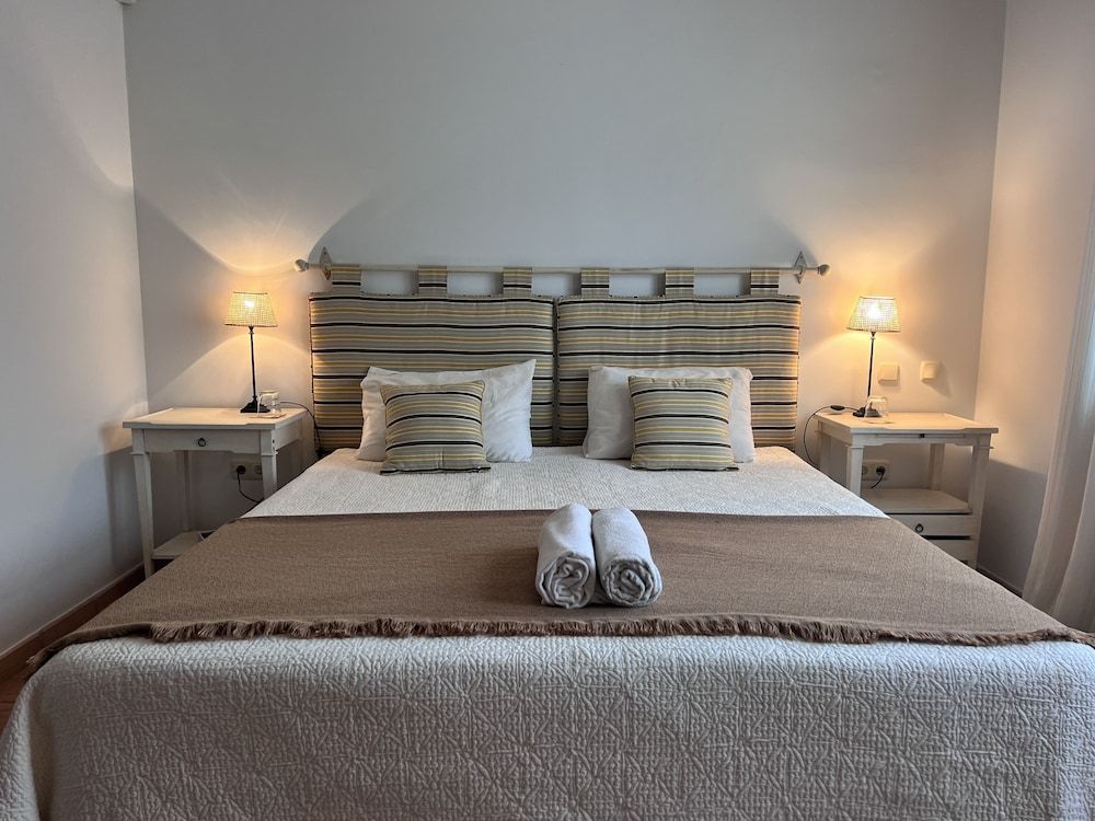 Deluxe Room, 1 King Bed, Non Smoking, Resort View (Green)