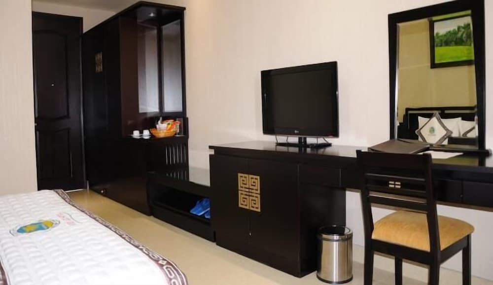 Viet Uc Hotel Superior Double Room 9