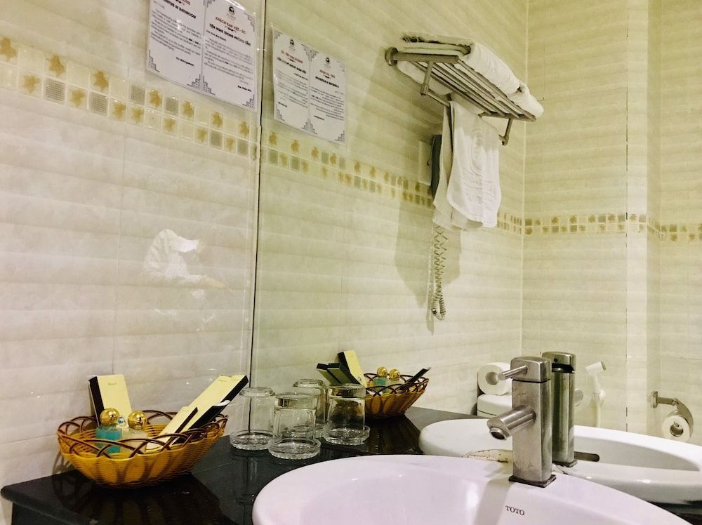 Viet Uc Hotel Superior Double Room 8