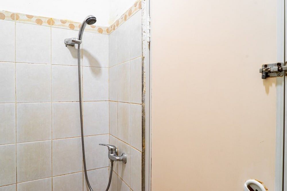 RedDoorz @ Kebon Kacang Double Room (RedDoorz) 7