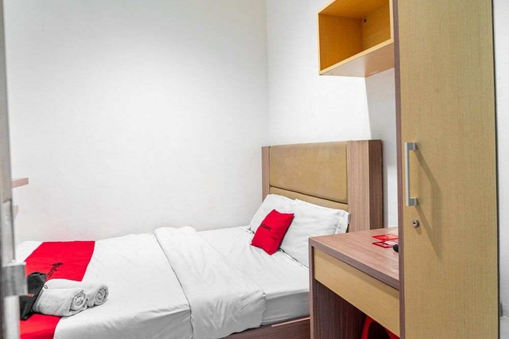 undefined RedDoorz @ Kebon Kacang 7