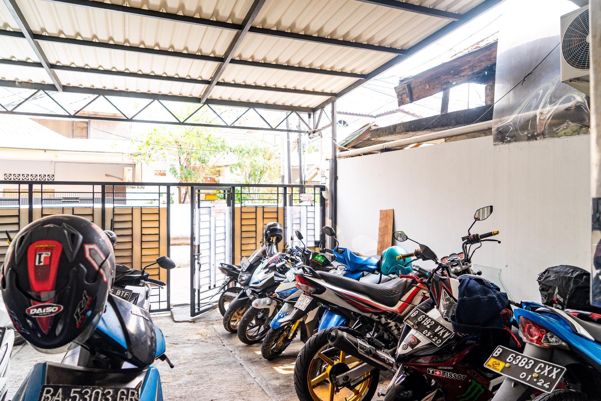 undefined RedDoorz @ Kebon Kacang 7