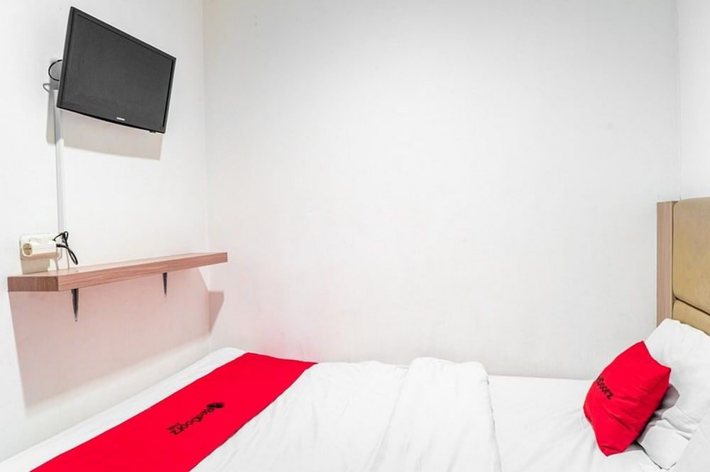 undefined RedDoorz @ Kebon Kacang 8