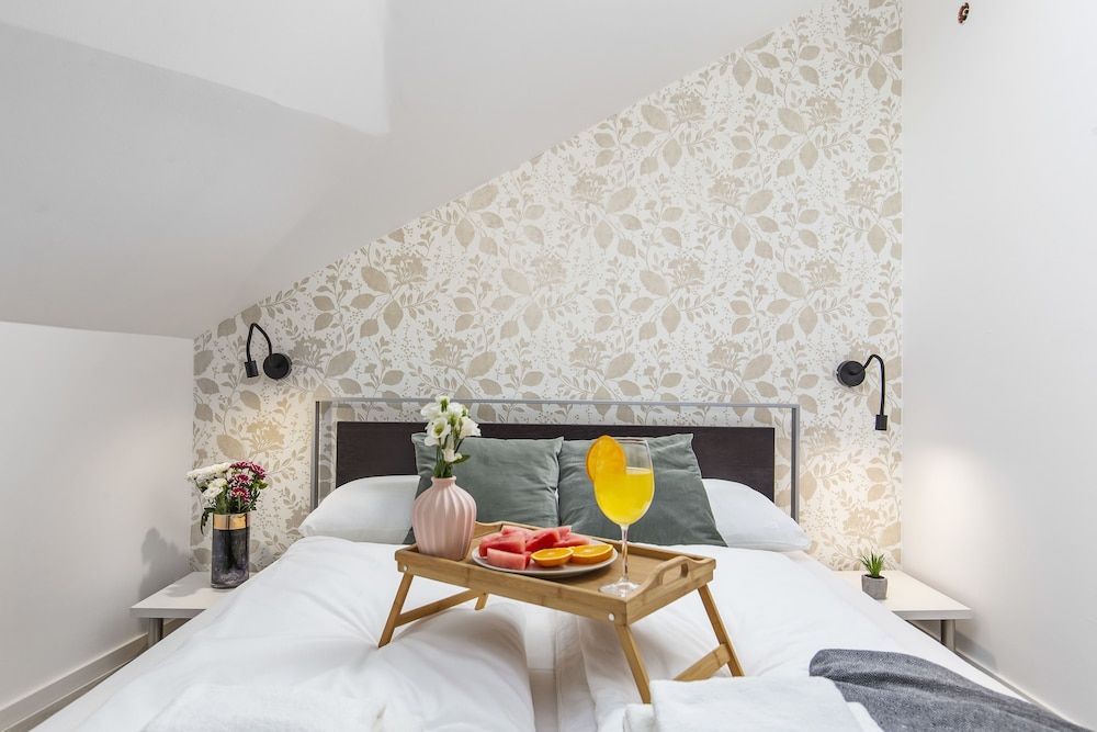 Double Room (1)