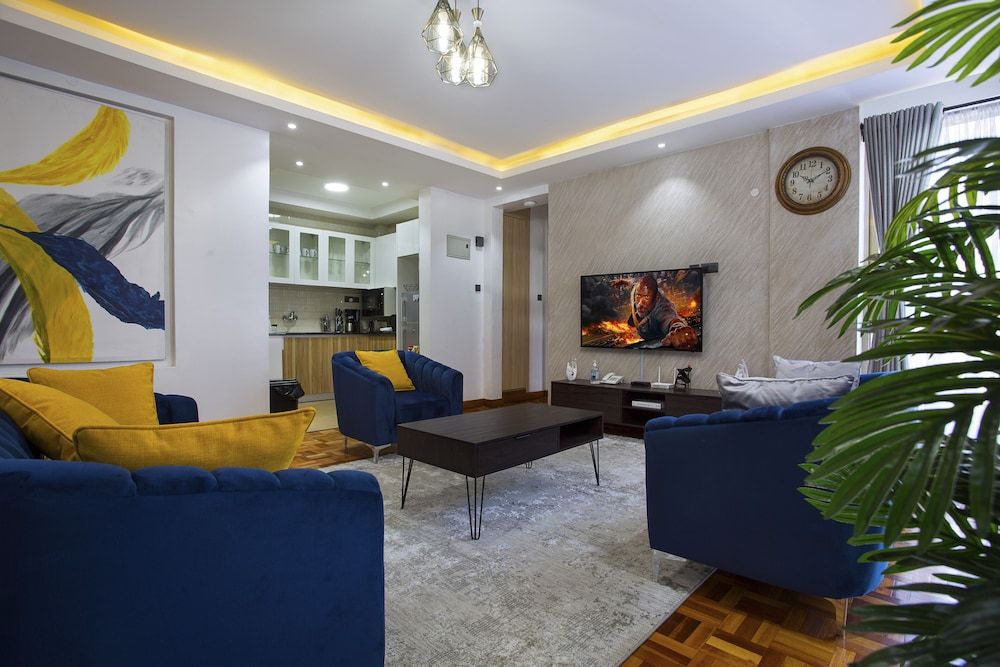 undefined Edmor Premier by Edmor Suites