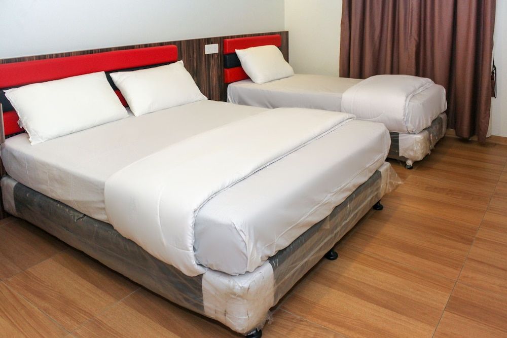 undefined OYO 90027 Happy Hotel 3