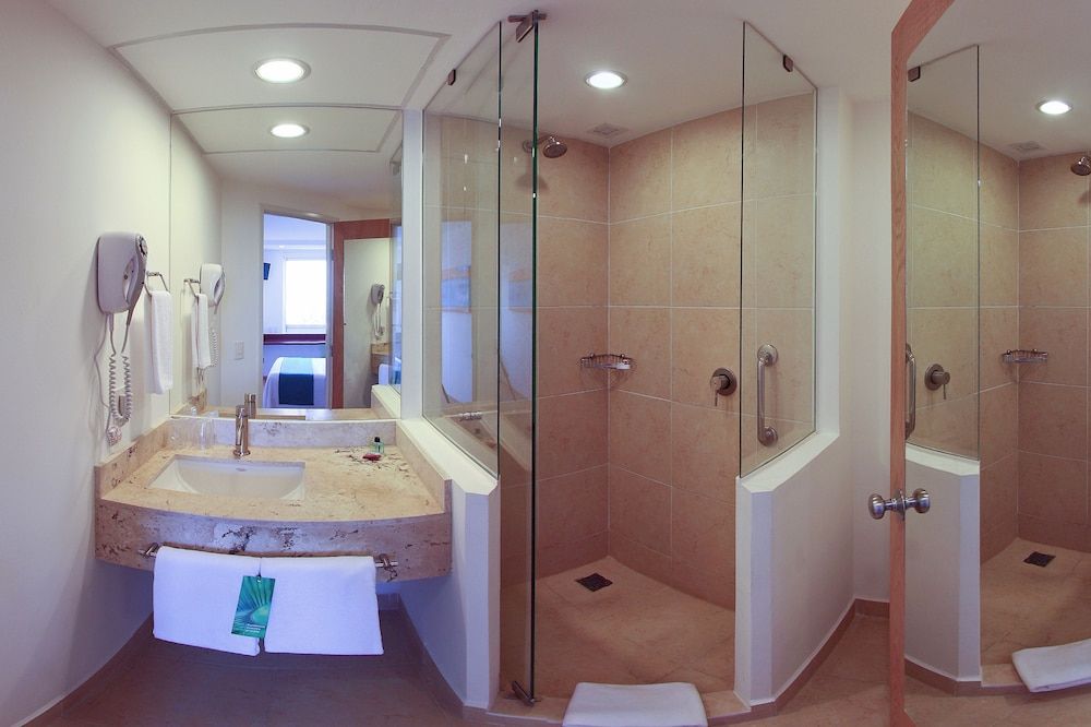 One Xalapa Las Animas Superior Room, 1 Queen Bed 6