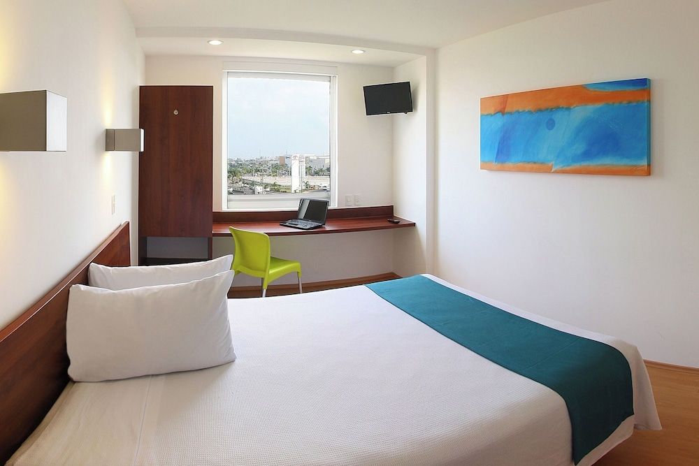 One Xalapa Las Animas Superior Room, 1 Queen Bed 2