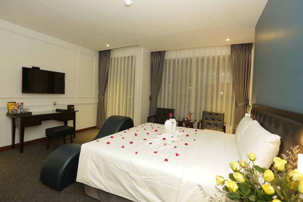 undefined Adeline Hotel 10