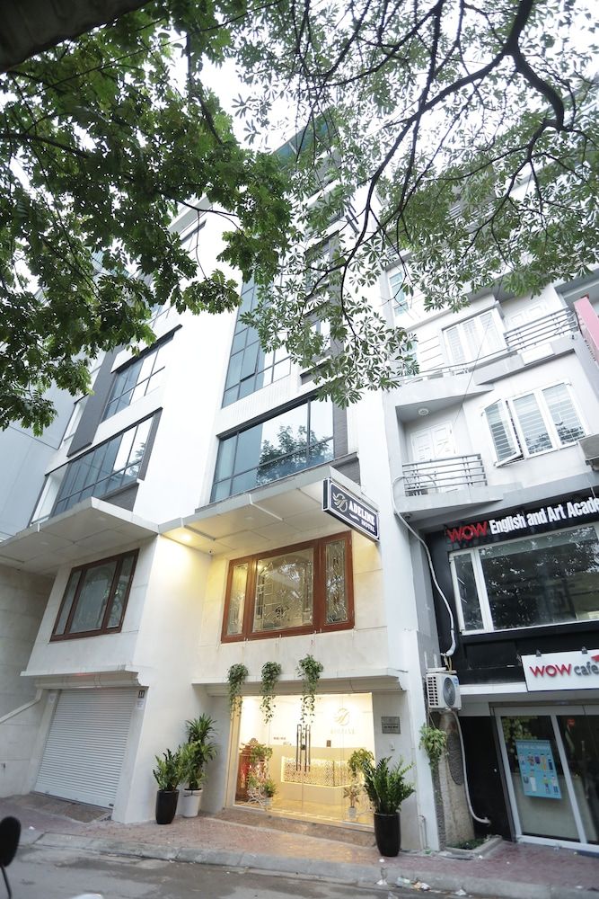 undefined Adeline Hotel 5