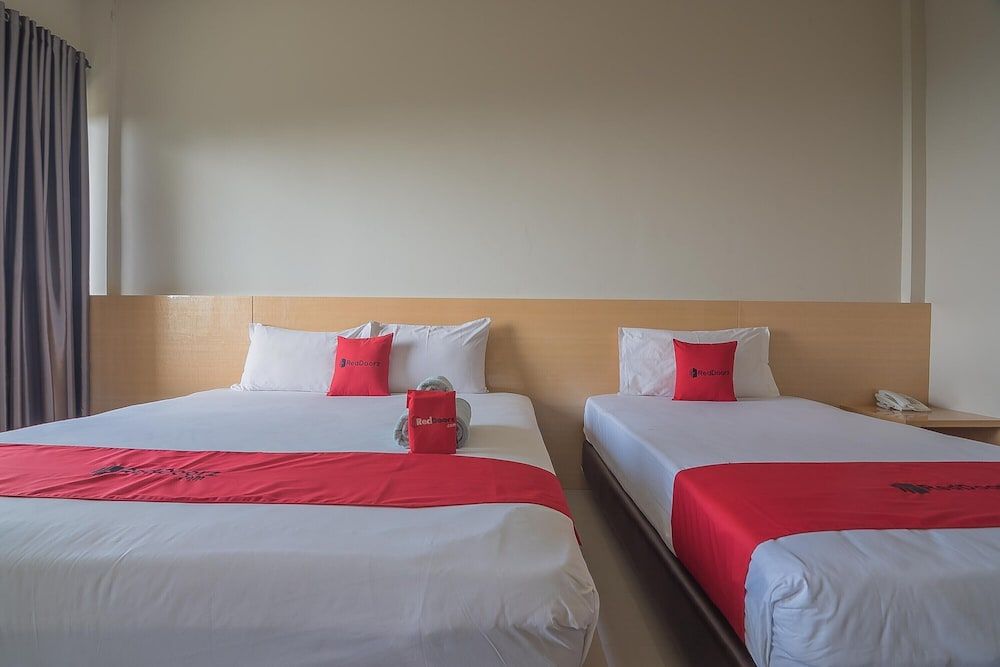 RedDoorz Premium @ Fafa Hills Resort Puncak