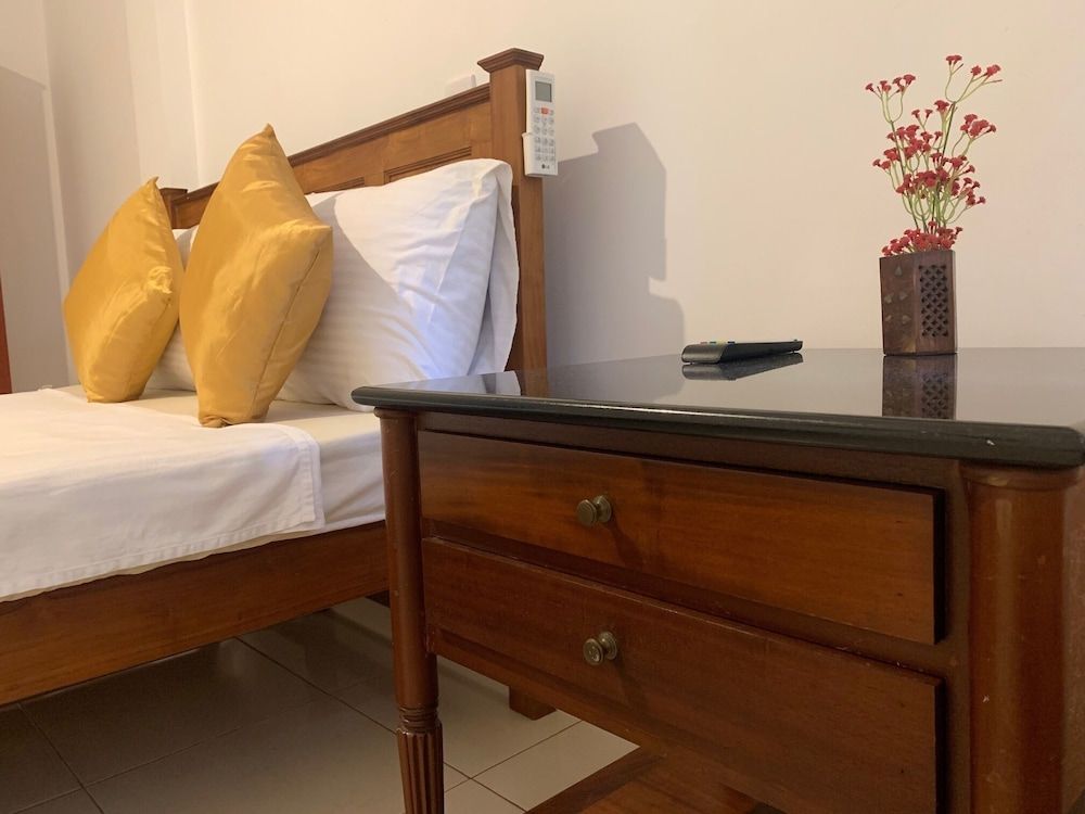 White House Pink Room with Fan 3