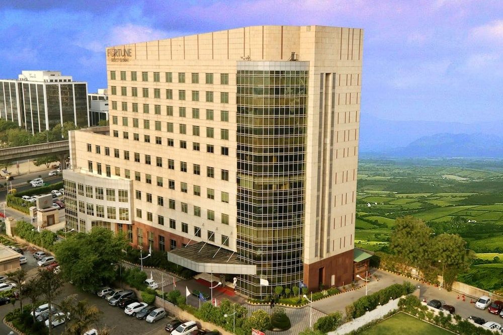 undefined Fortune Select Global Gurgaon 6