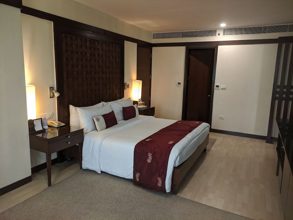 Suite (Chairmen Suite)