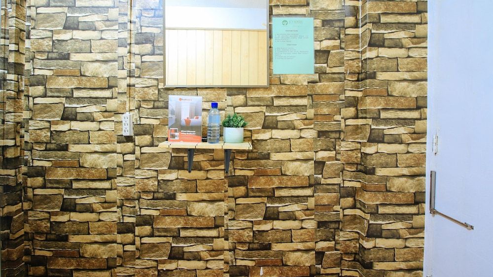 undefined RedDoorz near OWWA Pasay 2