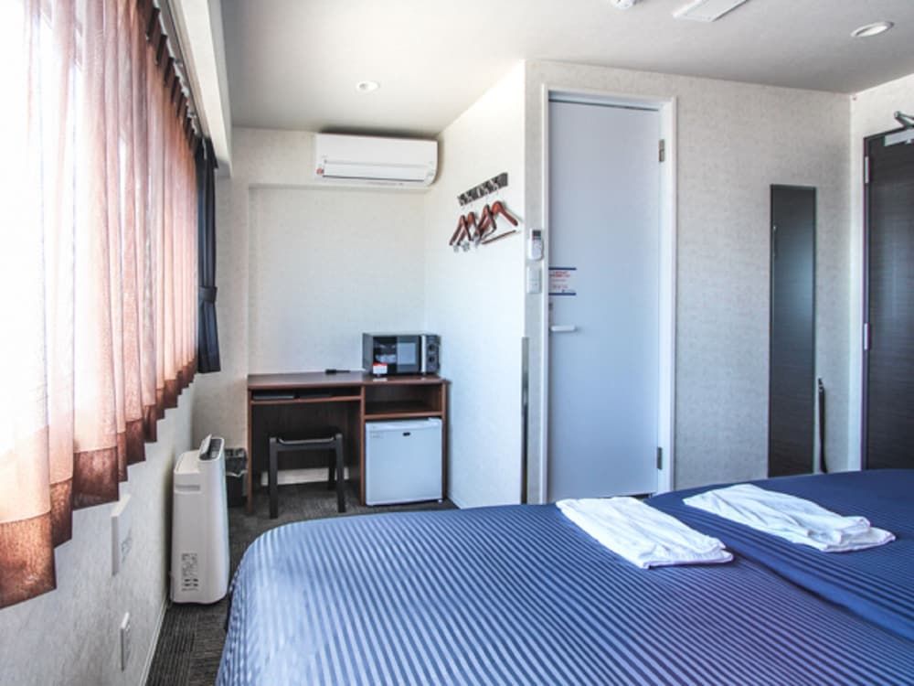 HOTEL LiVEMAX Kyoto Kamogawamae Standard Twin Room, Non Smoking (Dog Friendly) 5