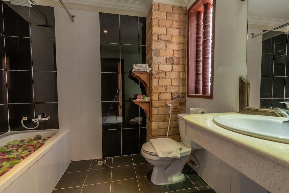 Kings Luxury Hotel Deluxe Double Room 4