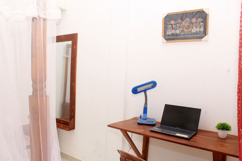 Green Hut Hotel and Restaurant. Deluxe Triple Room 9