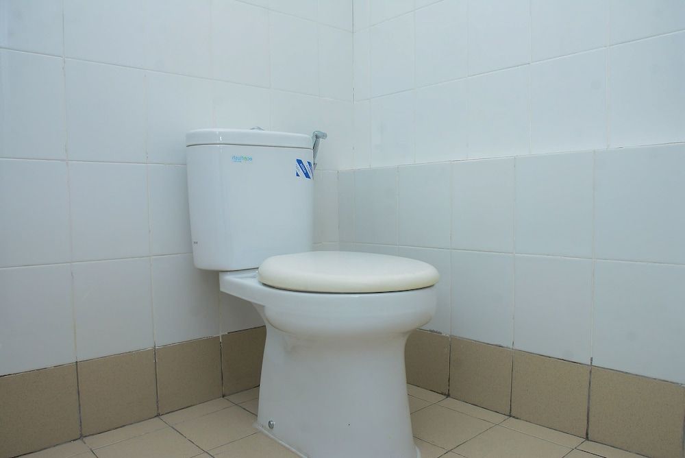 Comfort and Spacious Studio Room Bassura City Apartment Room 8