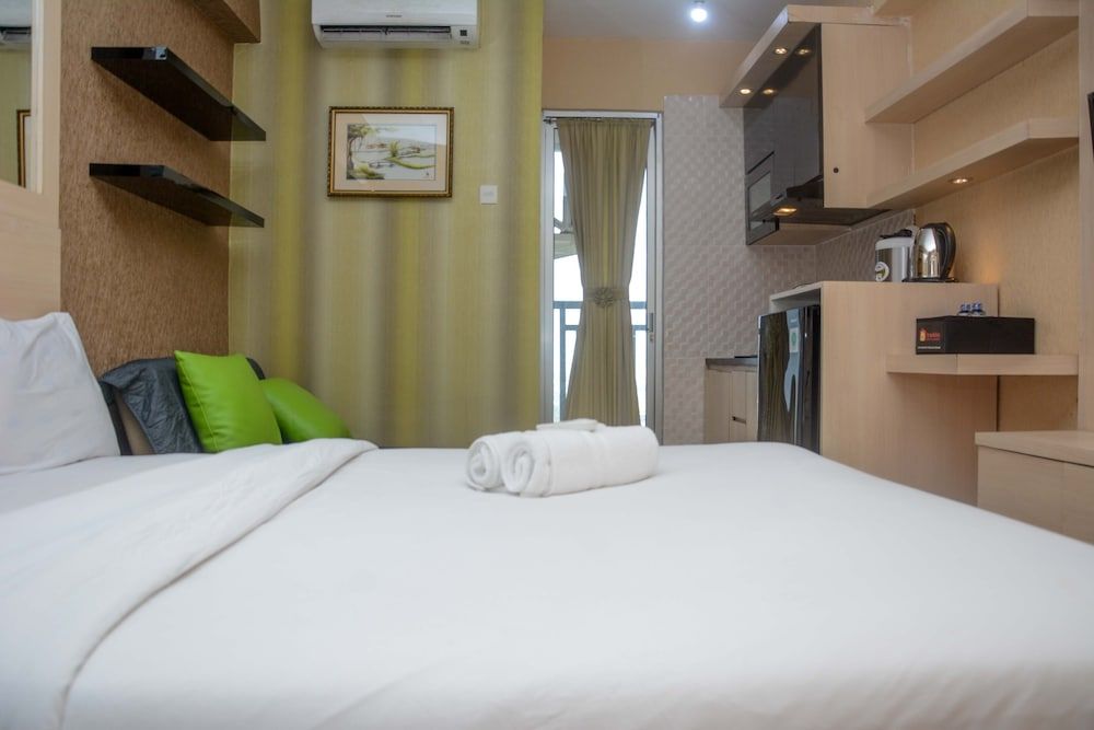 undefined Comfort and Spacious Studio Room Bassura City Apartment 6