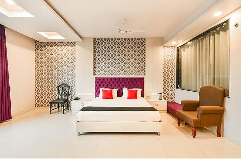 Hotel Royal Akshayam Deluxe Room