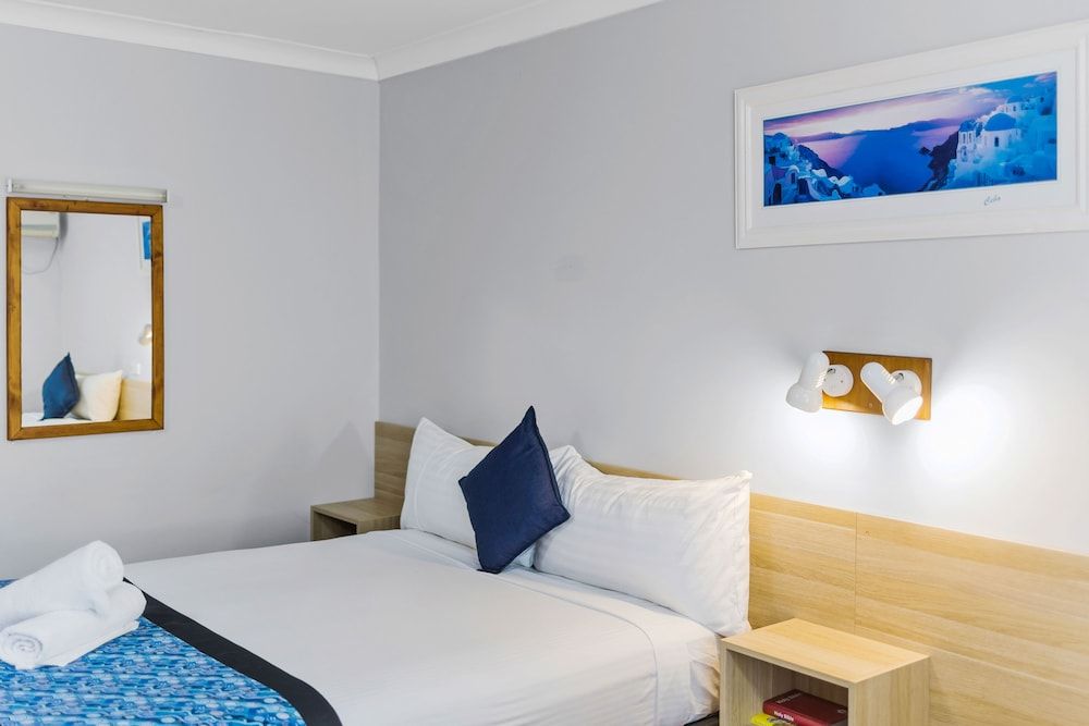 Castlereagh Motor Inn Twin Room 5