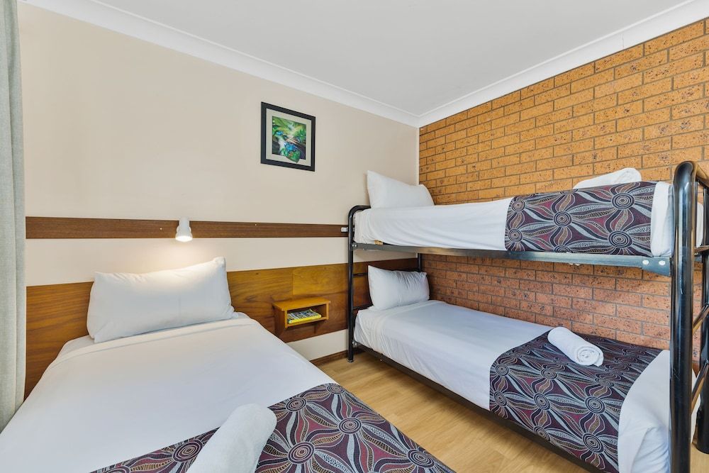 Castlereagh Motor Inn Two Bedroom Unit 7