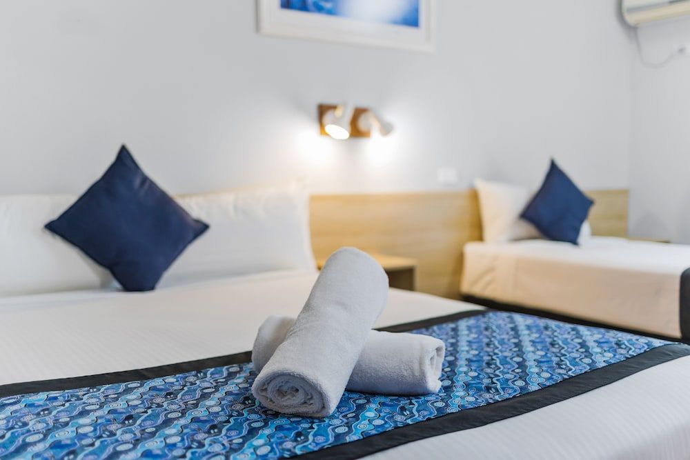 Castlereagh Motor Inn Twin Room 3