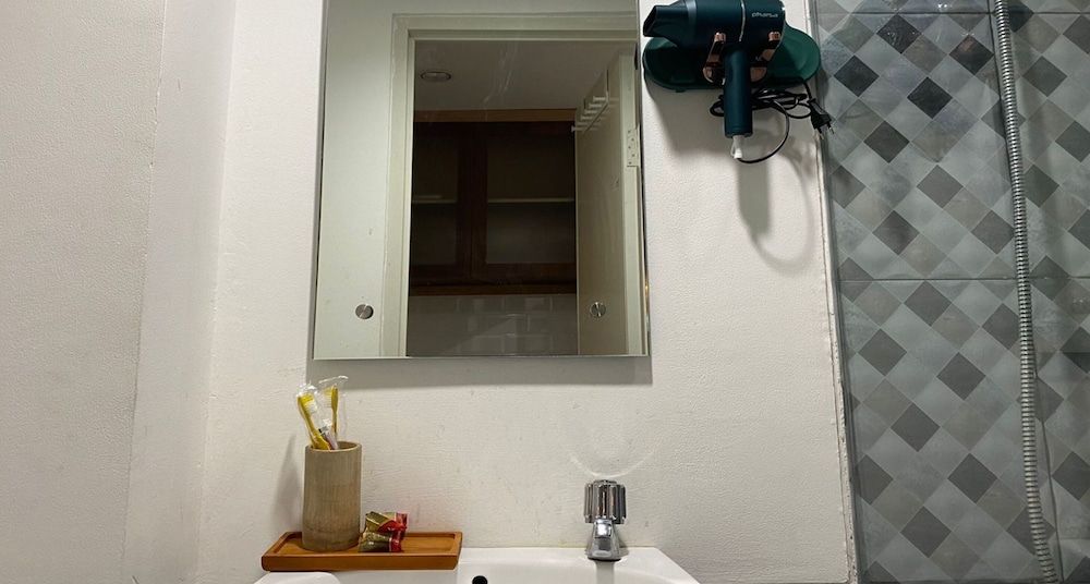 Hariss Inn Bandara Standard Room 4