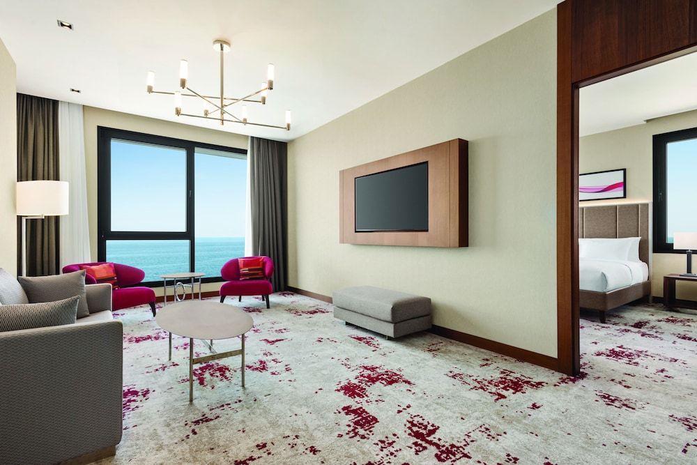 Family Suite, 1 King Bed, Sea View