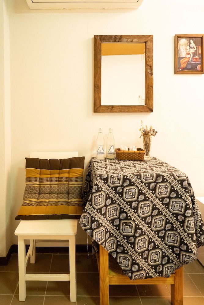 Past Tense Hostel Standard Double Room with Private Bathroom 9