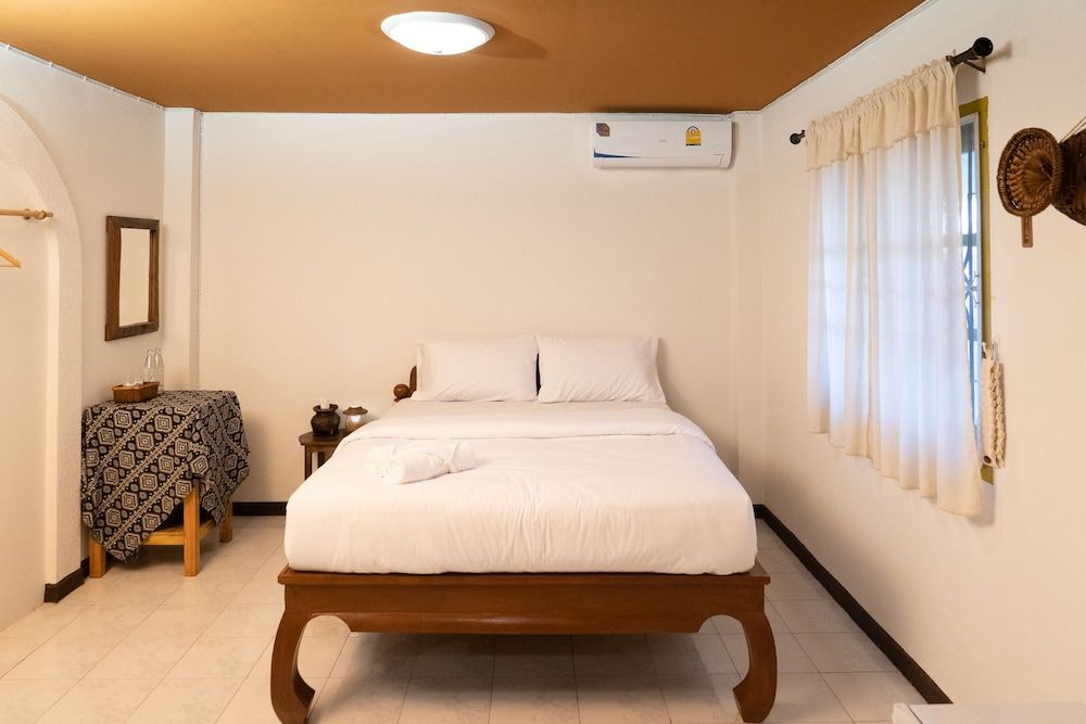 undefined Past Tense Hostel 3