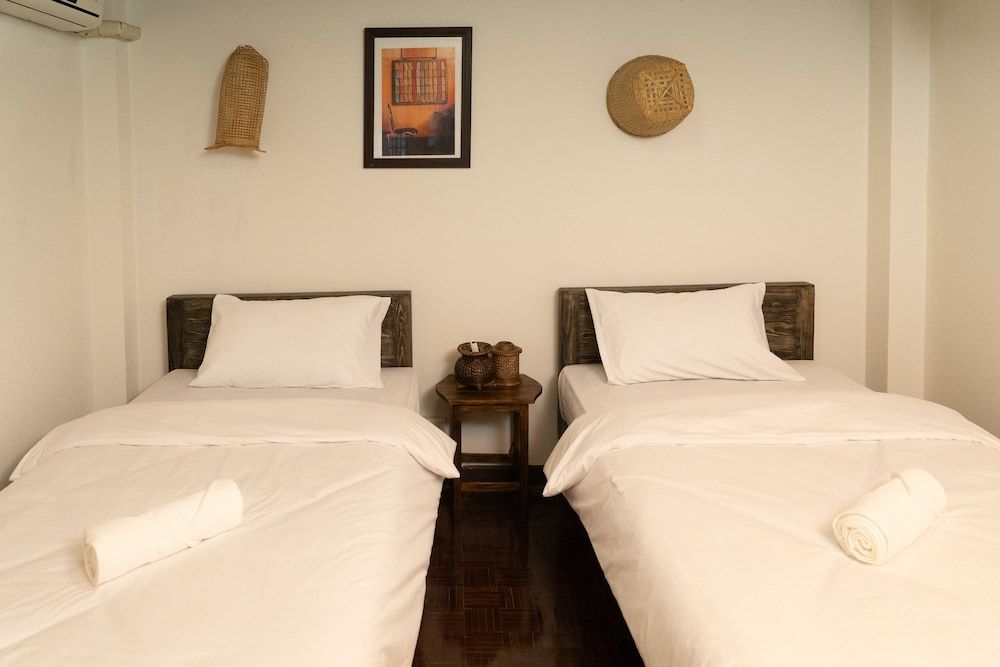 undefined Past Tense Hostel