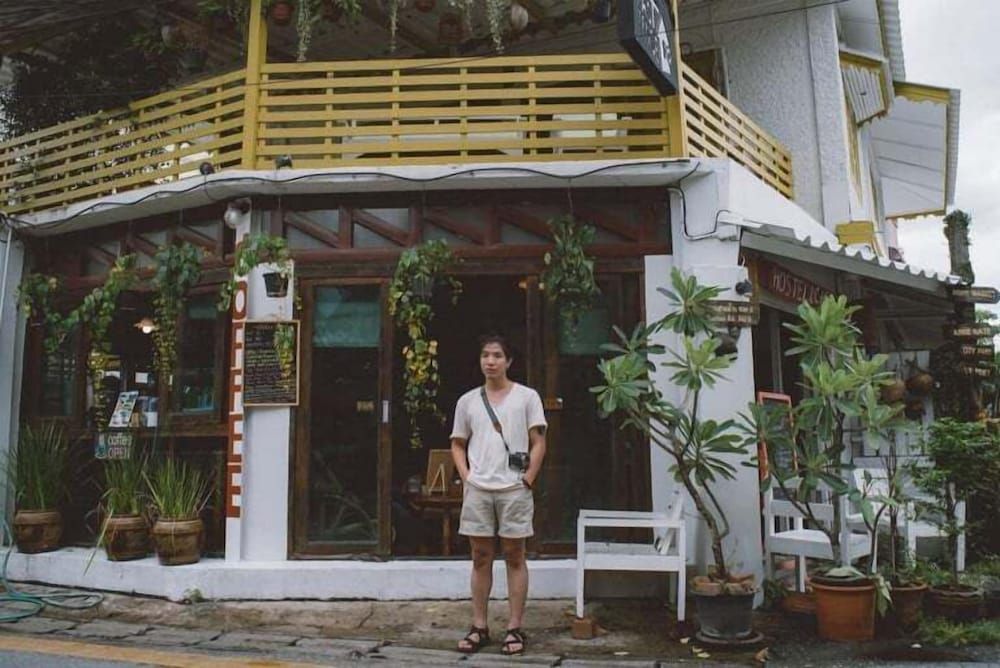 undefined Past Tense Hostel 9